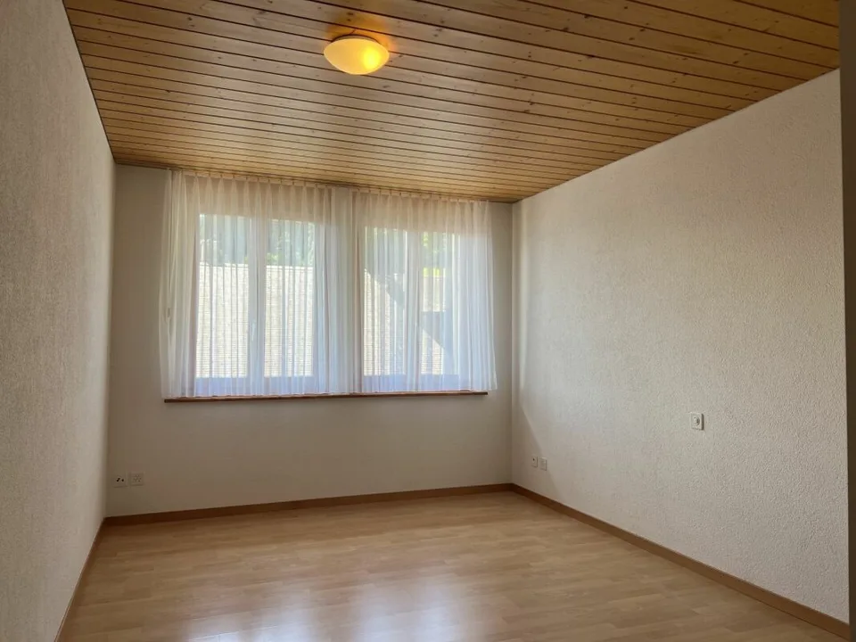 Appartement 4.5 pièces 1er étage avec vue sur le lac au centre de Beatenberg