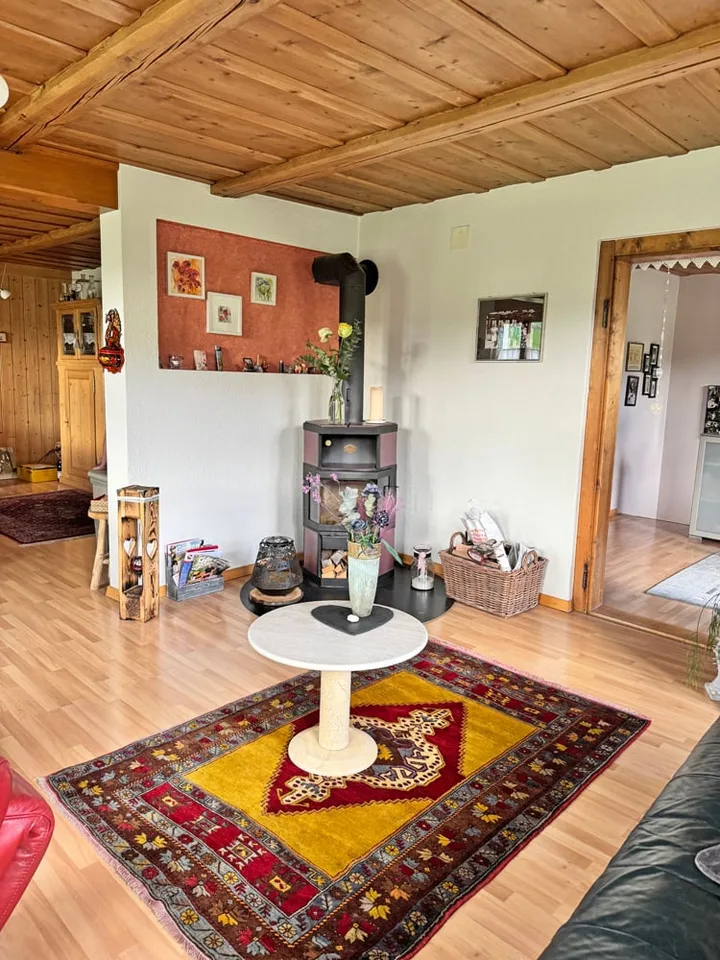 Casa per generazioni o due famiglie con spazio per tutto!