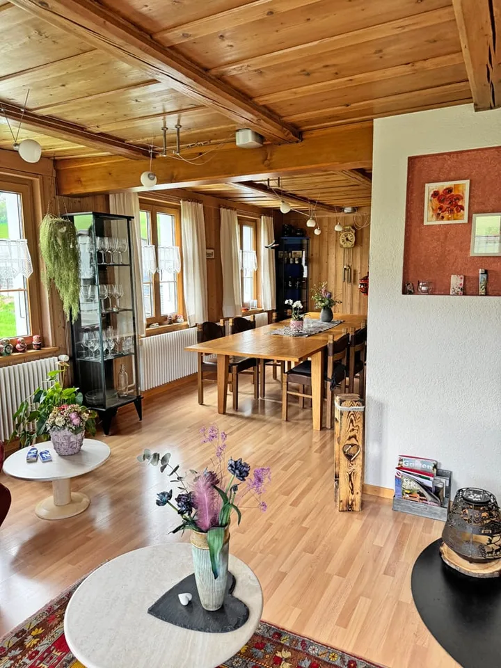 Casa per generazioni o due famiglie con spazio per tutto!