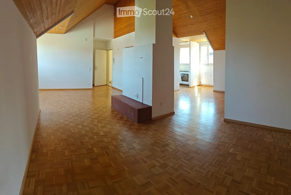 Charmante 1.5-Zimmer-Dachwohnung in Ettingen