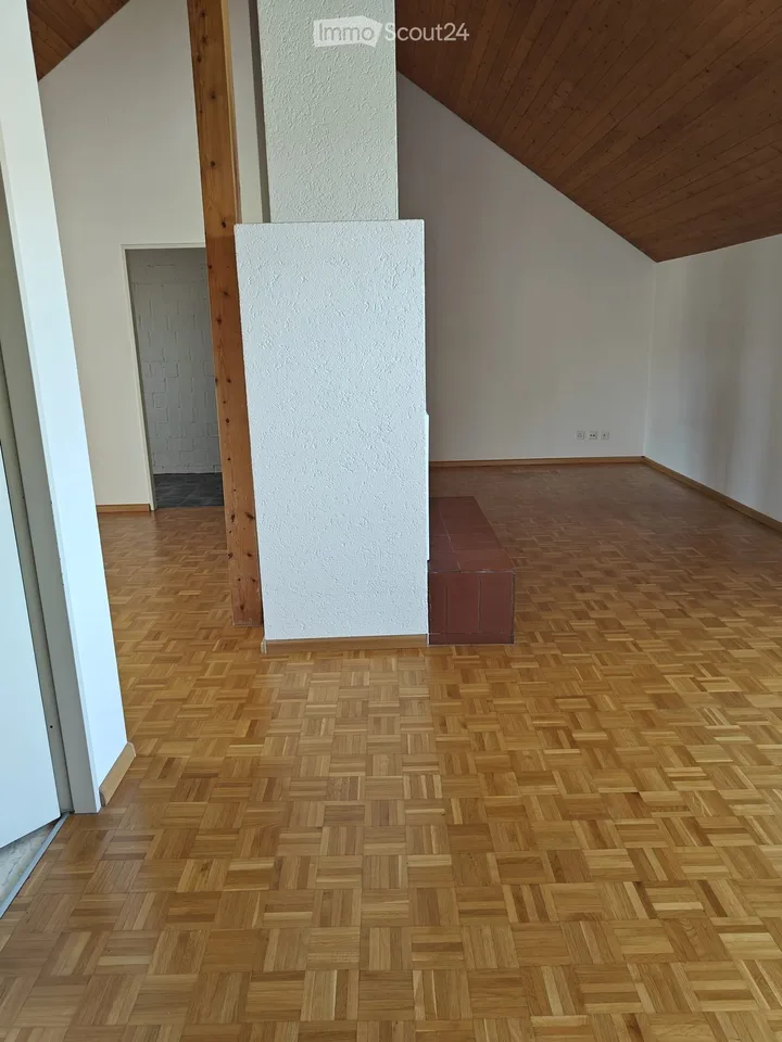 Delizioso appartamento mansardato di 1,5 locali a Ettingen