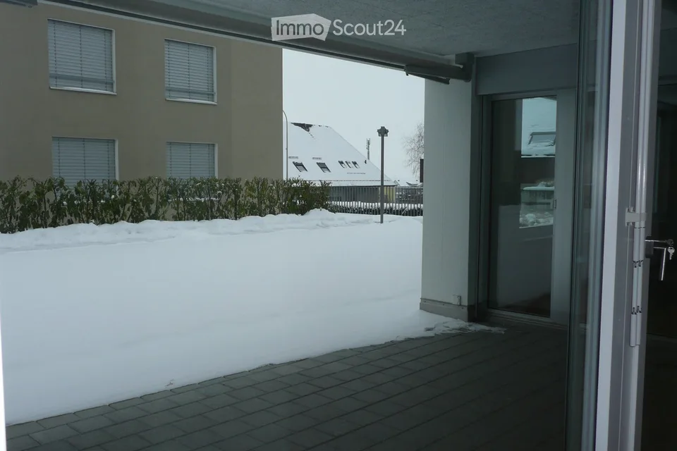 Helle 2 1/2 Zi-Wohnung mit gedecktem Gartensitzplatz - ca. 69 m2