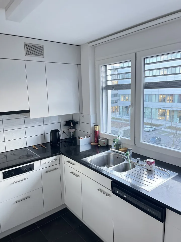 Moderne 3.5-Zimmer-Wohnung in Zug Zentrum - 6 Monate Untervermietung (Möbliert)
