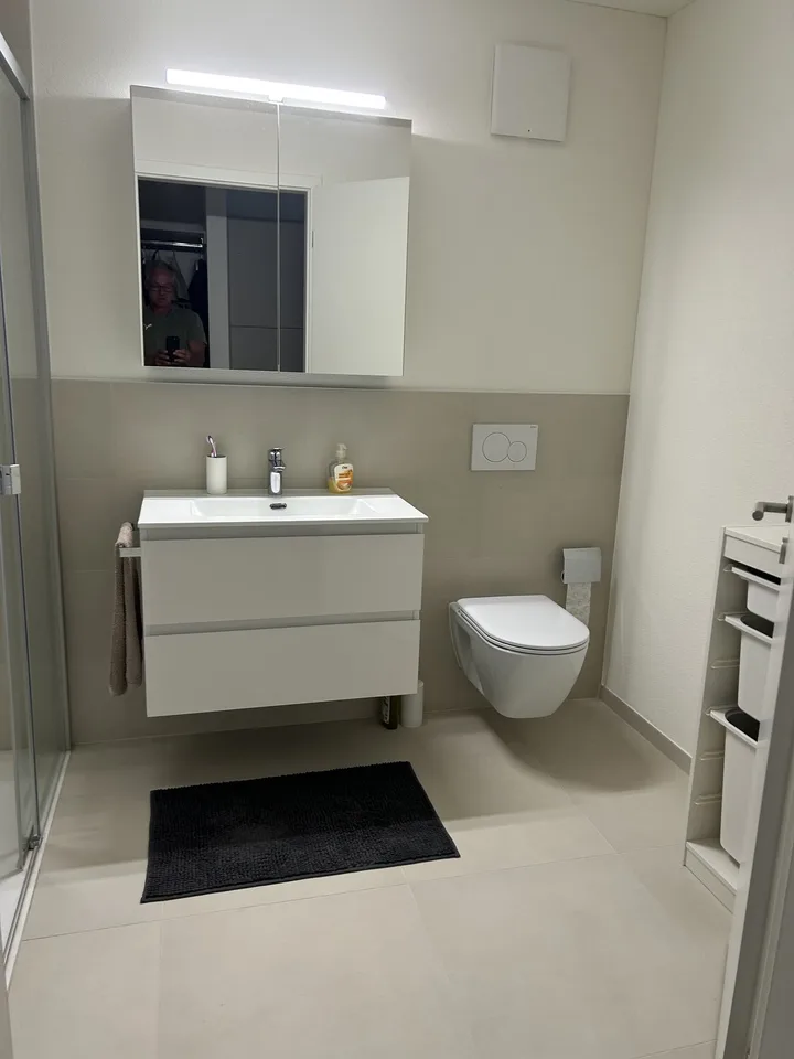 Looking for a sublessee for a modern studio apartment