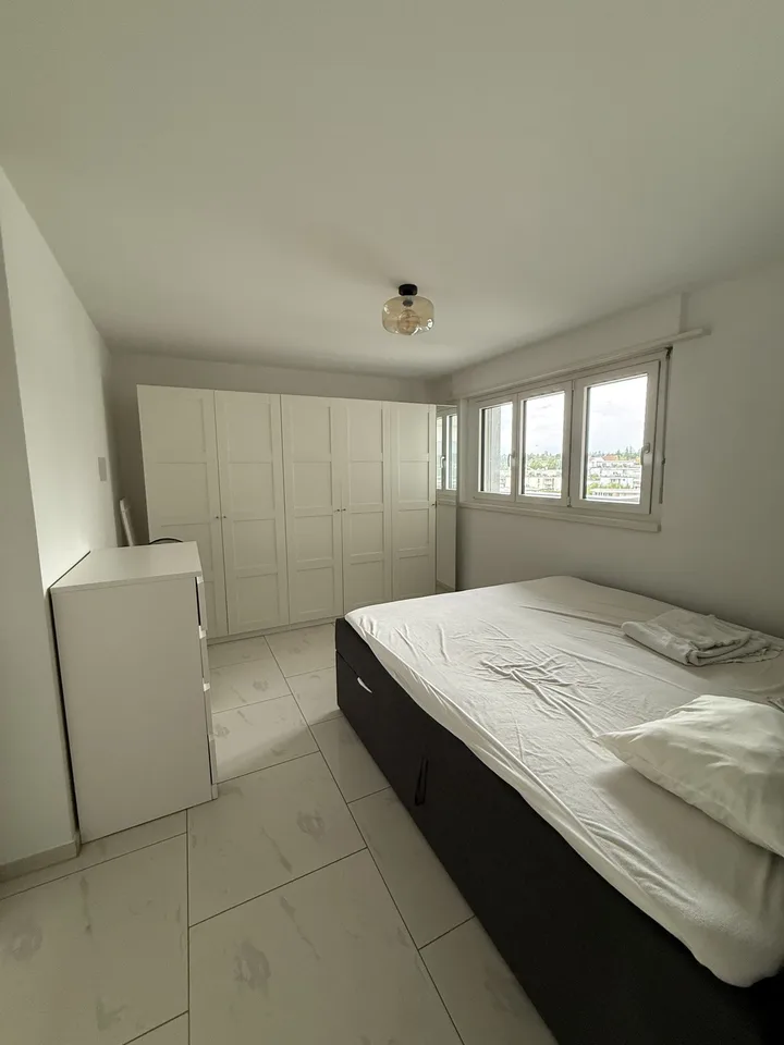 Appartement 2½ pièces lumineux avec belle soirée ensoleillée