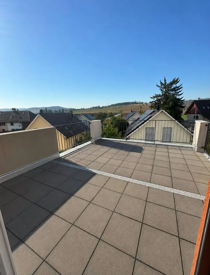 Attic bright and spacious apartment ideal for all who love peace and nature.