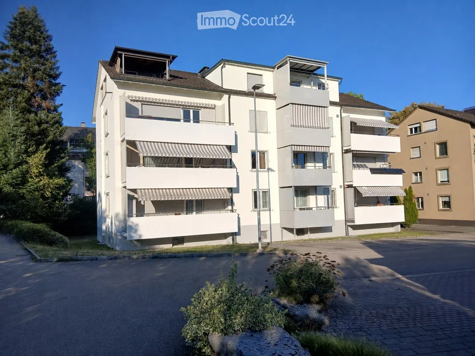 4 1/2 Zimmer Wohnung EG
