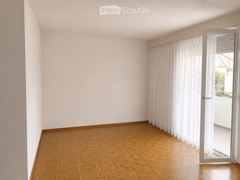4 1/2 Zimmer Wohnung EG