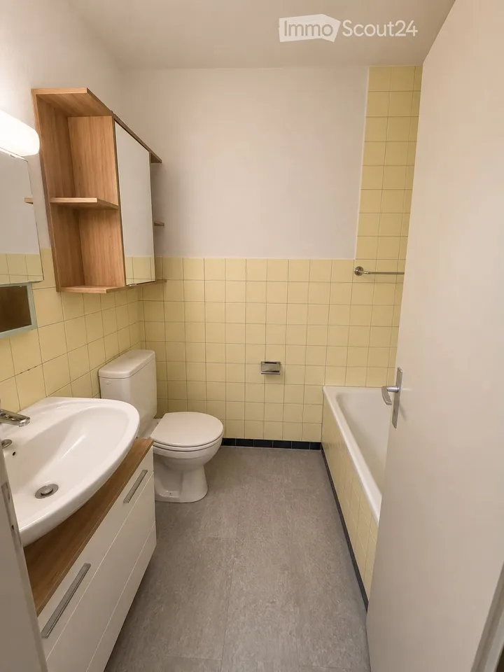4 1/2 Zimmer Wohnung EG