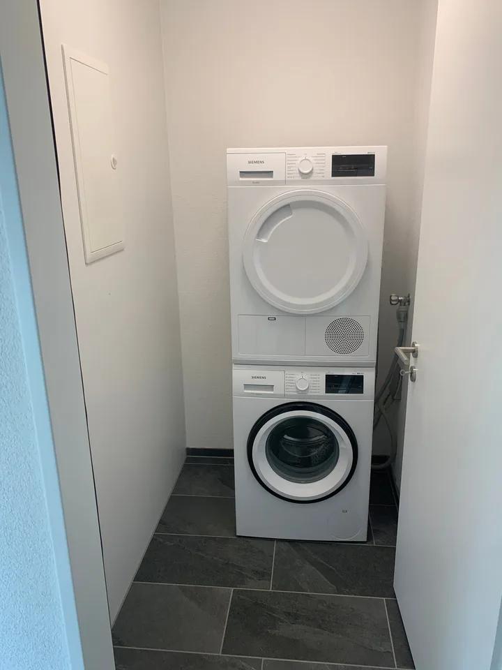 Super schöne Gartenwohnung mit Wintergarten.