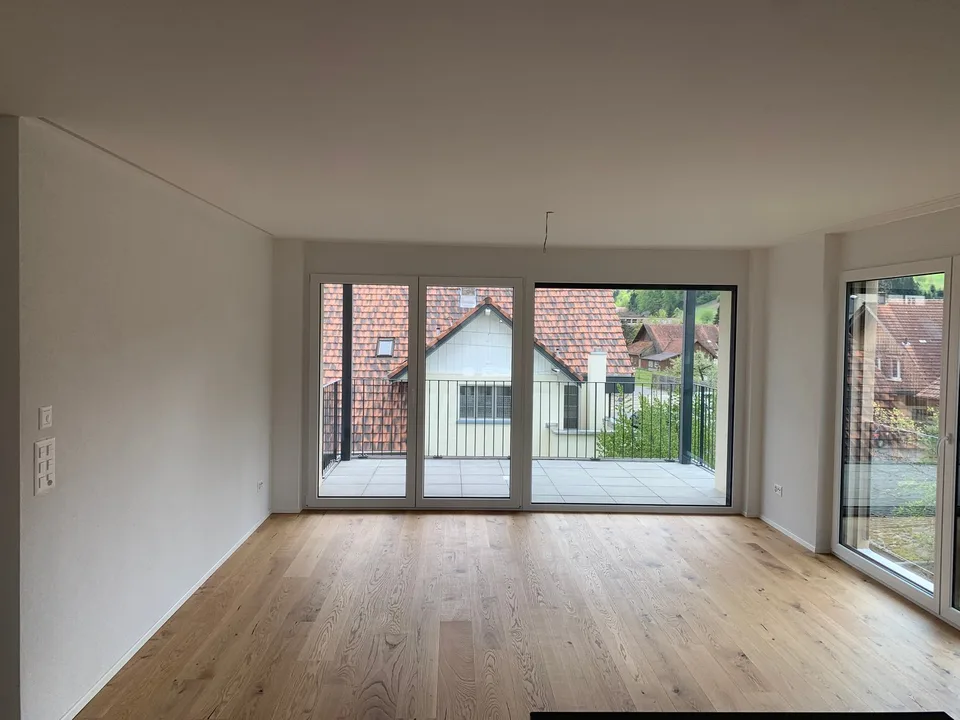 Super schöne Gartenwohnung mit Wintergarten.