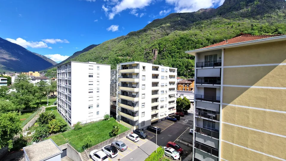 Bel appartement 4,5 pièces complètement rénové en 2024 avec vue sur les châteaux.