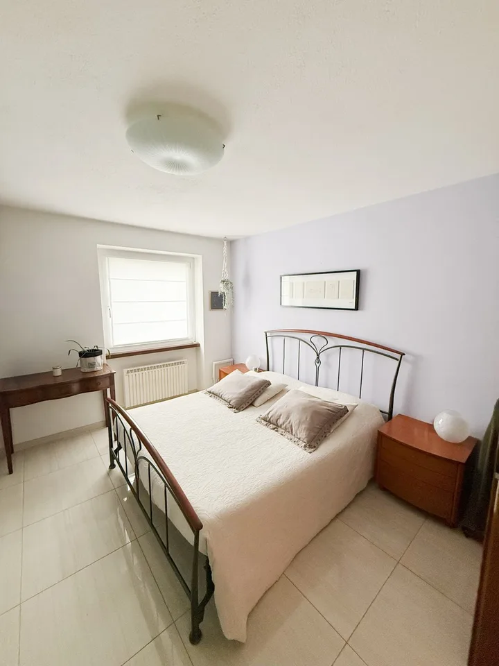 Beautiful 6.5 room house renovated to a medium to high standard with a garden.