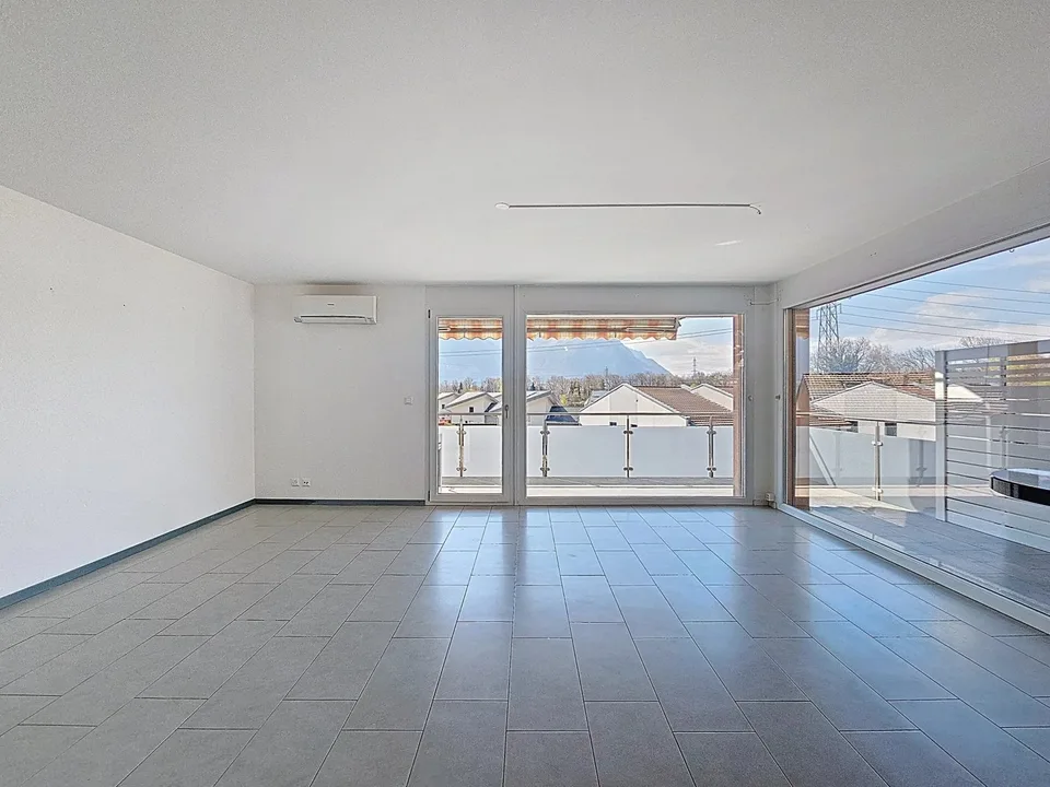 Sehr schönes Apartment im Zentrum von Roche