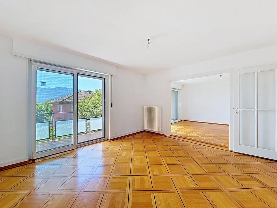 Schönes 5-Zimmer-Apartment im letzten Stock eines kleinen PPE