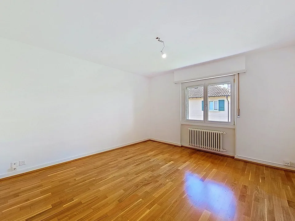 Schönes 5-Zimmer-Apartment im letzten Stock eines kleinen PPE