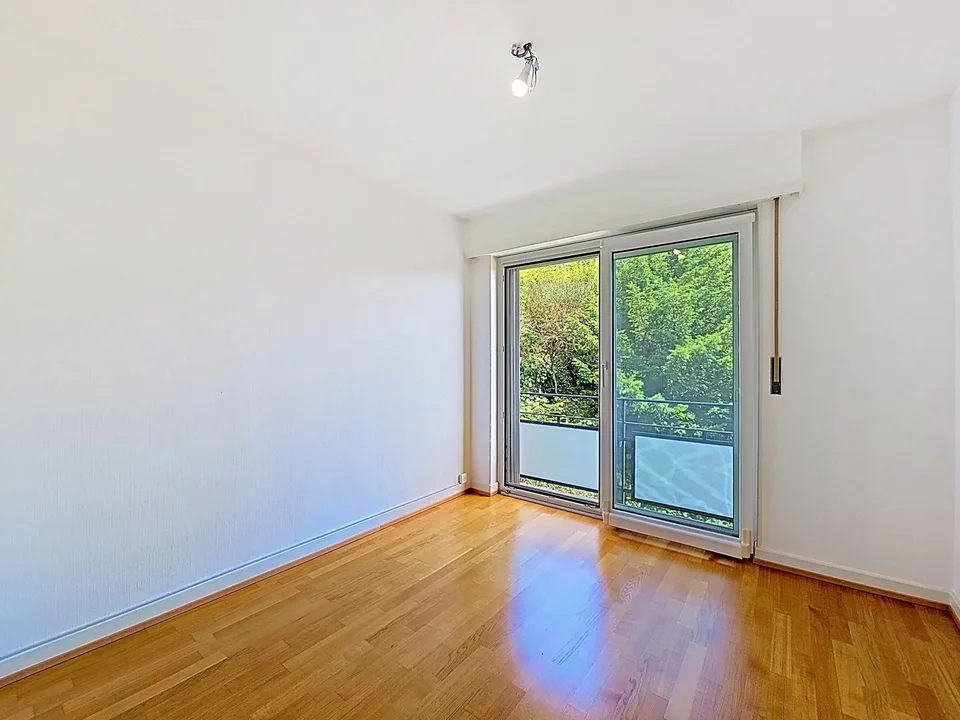 Schönes 5-Zimmer-Apartment im letzten Stock eines kleinen PPE