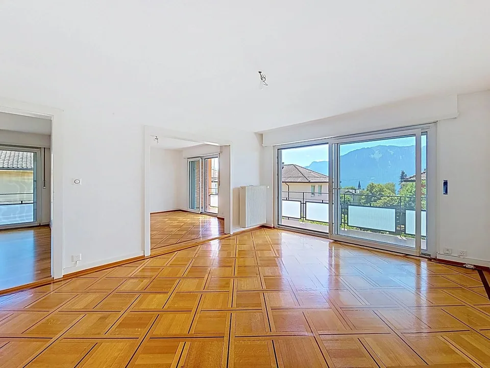 Schönes 5-Zimmer-Apartment im letzten Stock eines kleinen PPE