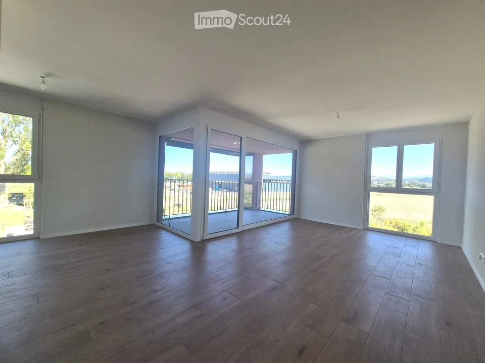 Appartamento nuovo di 2.5 locali con loggia a St-Aubin FR
