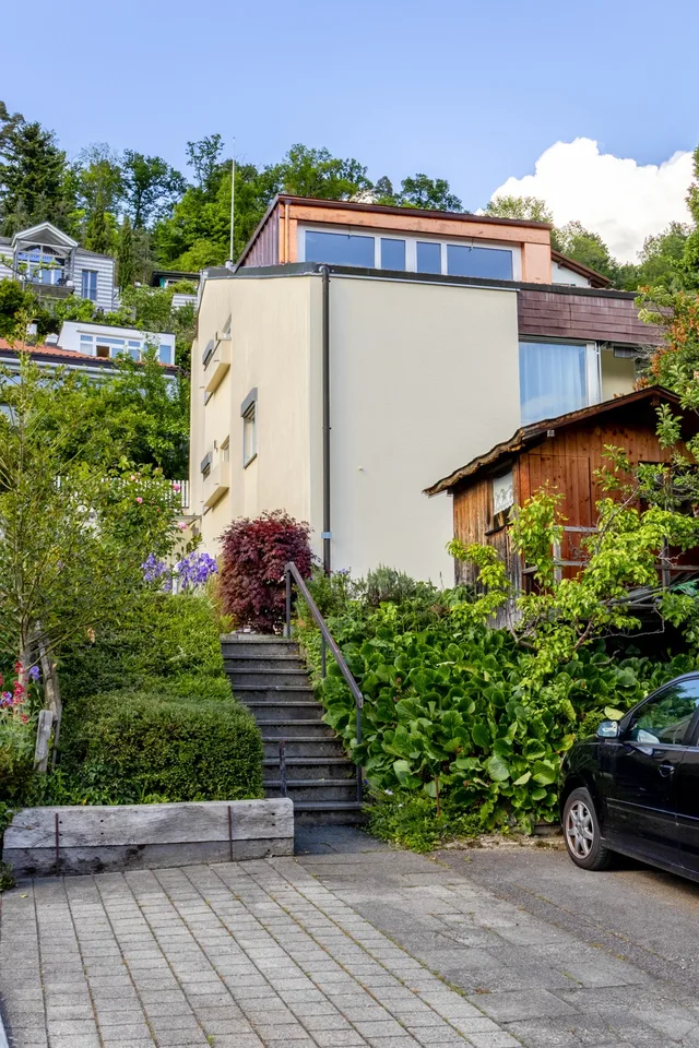 Appartement en état de propriété avec vue sur le lac