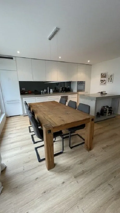 Appartamento con balcone e parcheggio ad Aarau
