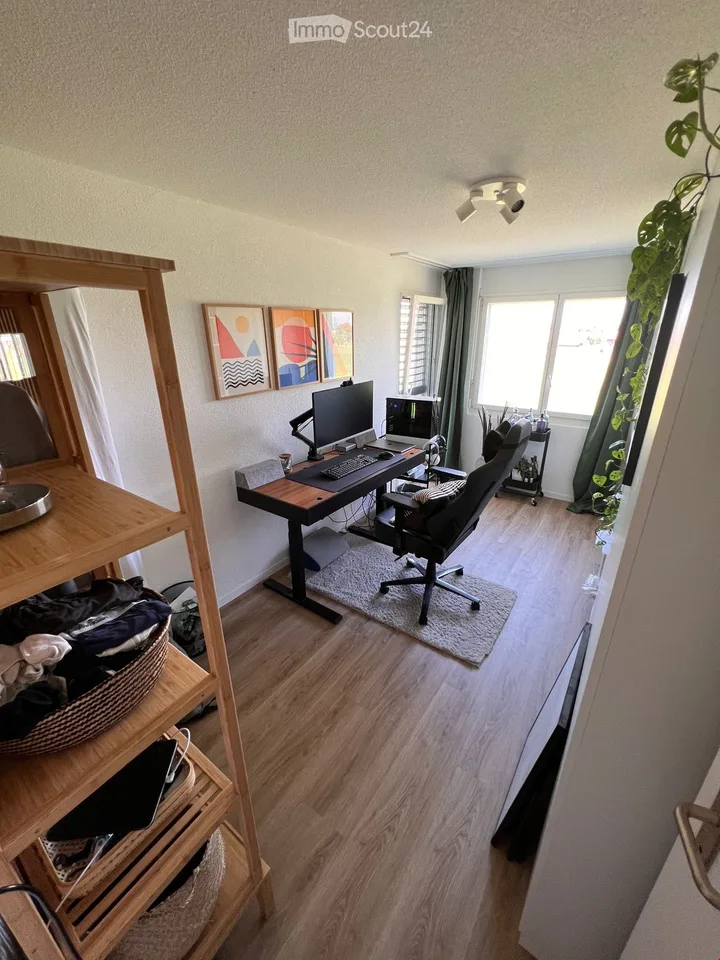 Attraktive, grosse 4,5-Zimmer Wohnung mit 2 Balkonen