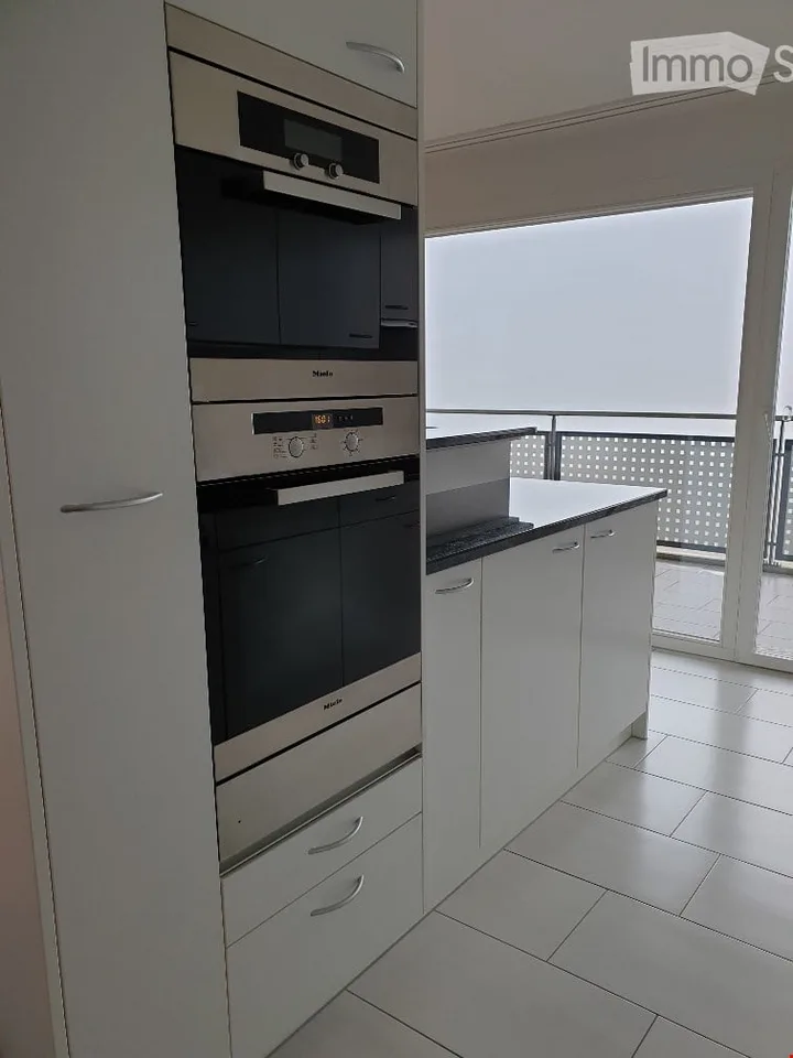 Attraktive, grosse 4,5-Zimmer Wohnung mit 2 Balkonen