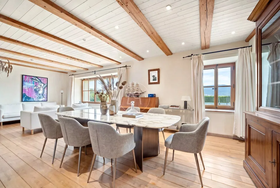 Elegant renovated farm with pool, close to Rolle