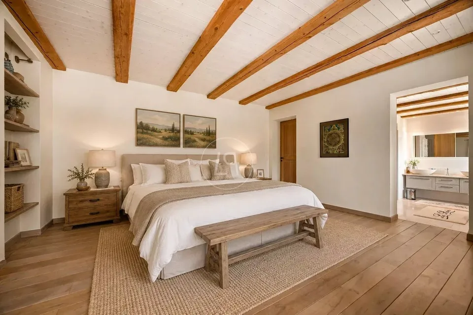 Elegant renovated farm with pool, close to Rolle
