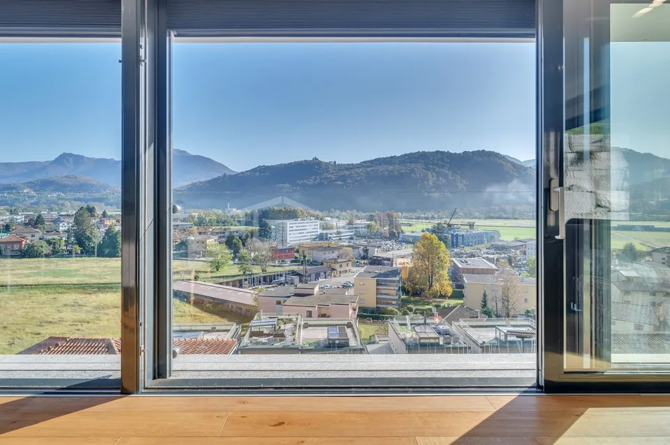 MODERNA VILLA CON VISTA PANORAMICA E CON APPARTAMENTO INDIPENDENTE