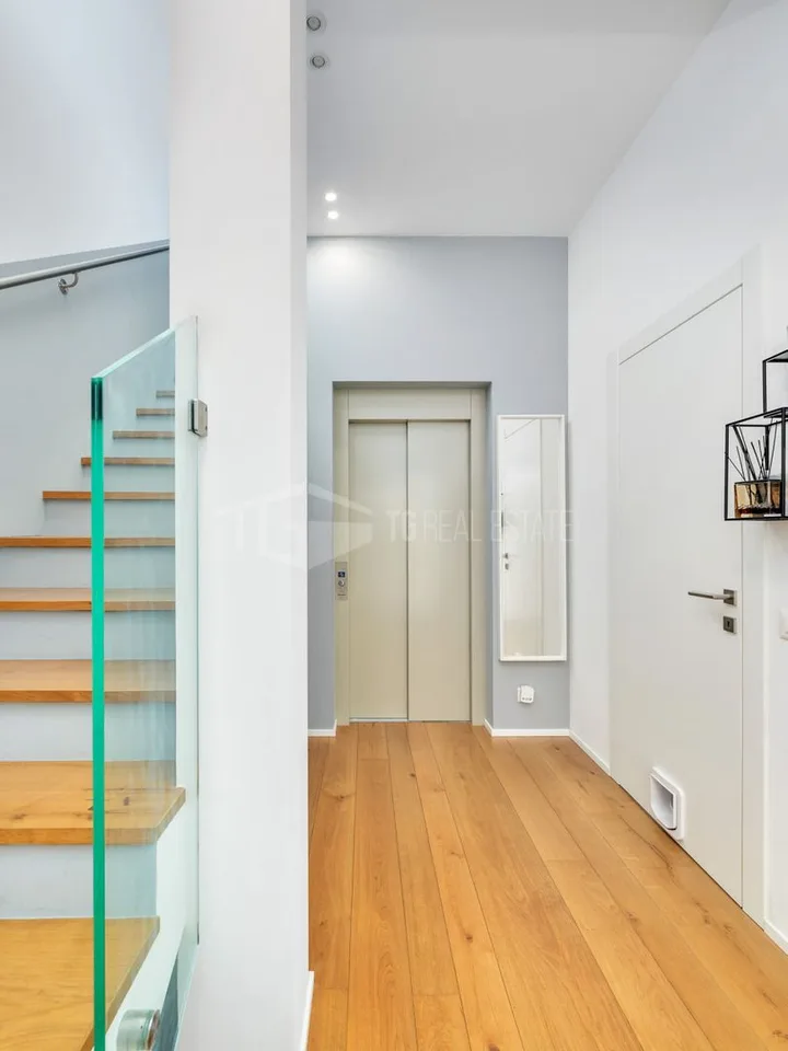 MODERNA VILLA CON VISTA PANORAMICA E CON APPARTAMENTO INDIPENDENTE