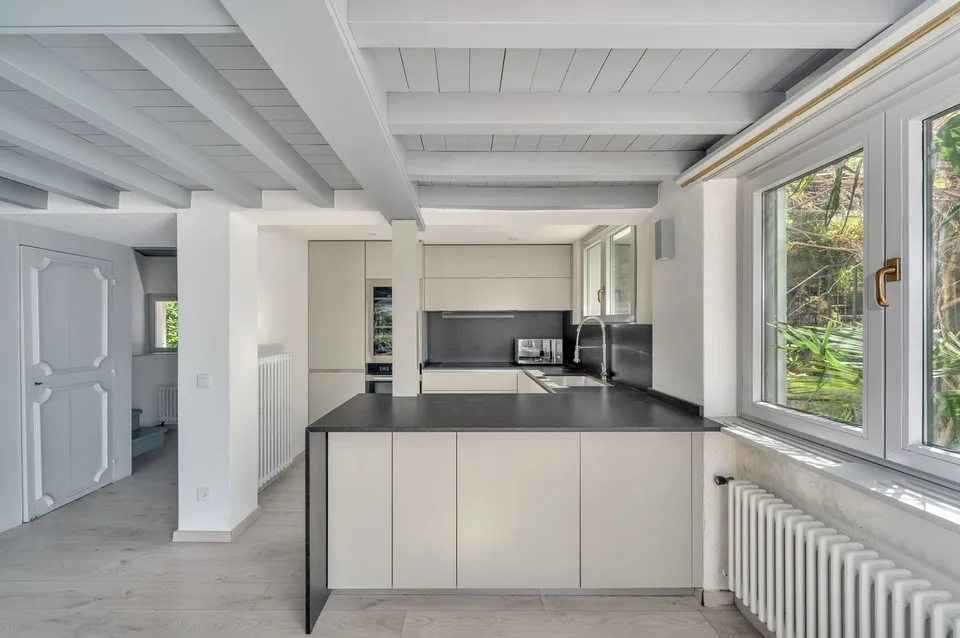 VILLA 5.5 LOCALI CON VISTA CITTÀ E LAGO DI LUGANO
