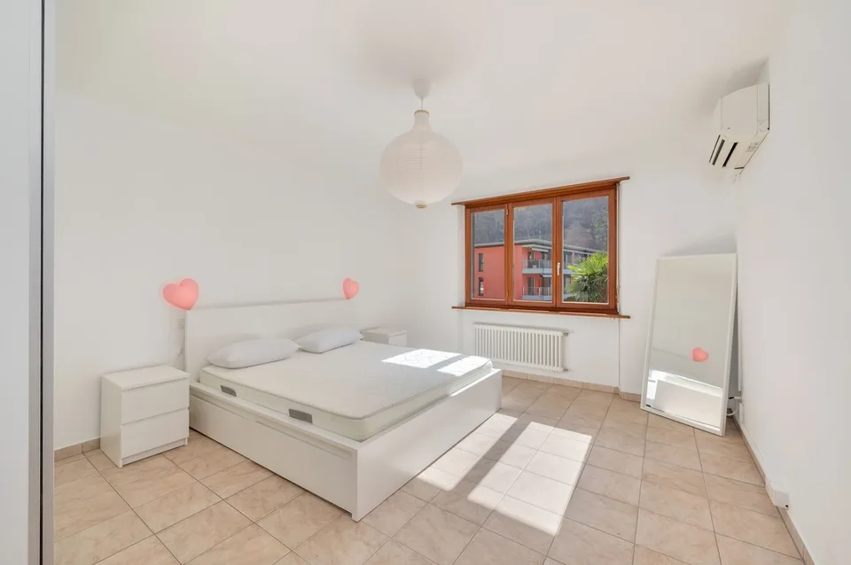 VILLA IN STILE MEDITERRANEO A DUE PASSI DAL LAGO E DAL PARCO DI FIGINO