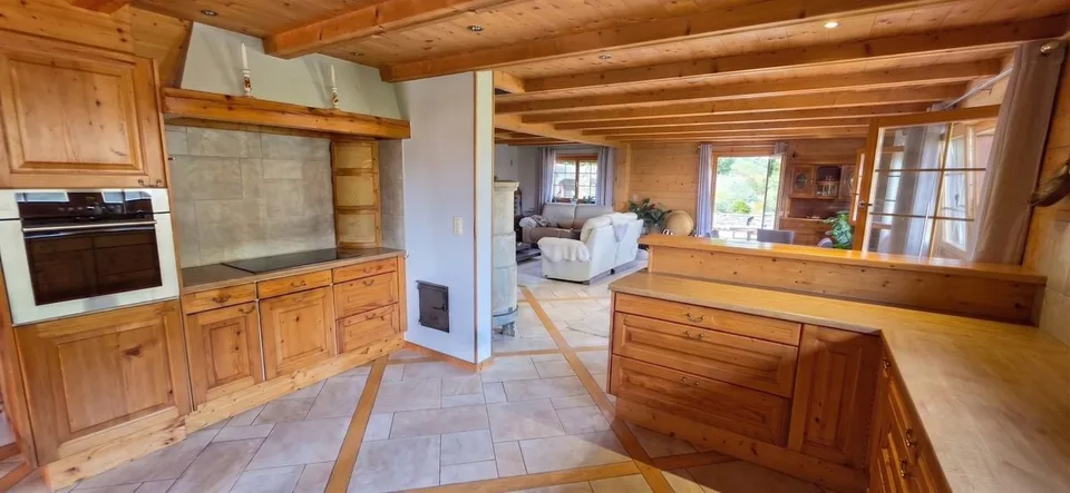 Authentic 1850 Chalet - Charm, Space and Tradition