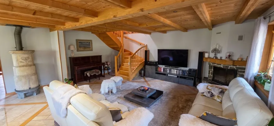 Authentic 1850 Chalet - Charm, Space and Tradition