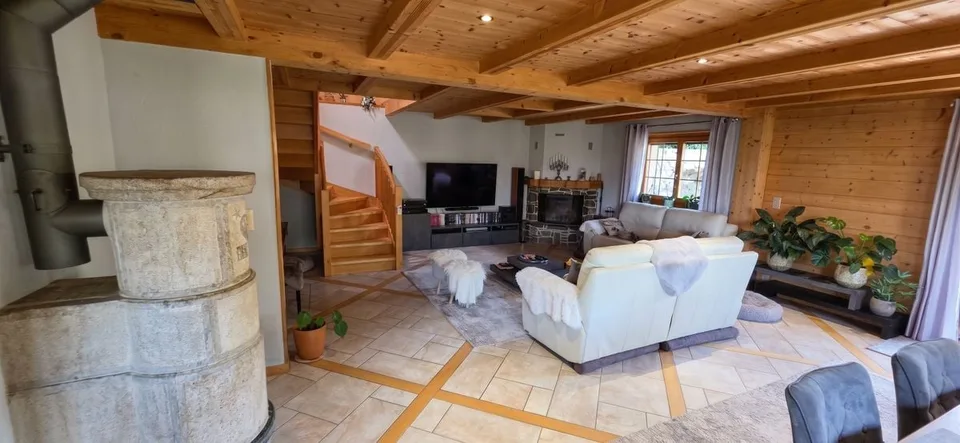 Authentic 1850 Chalet - Charm, Space and Tradition