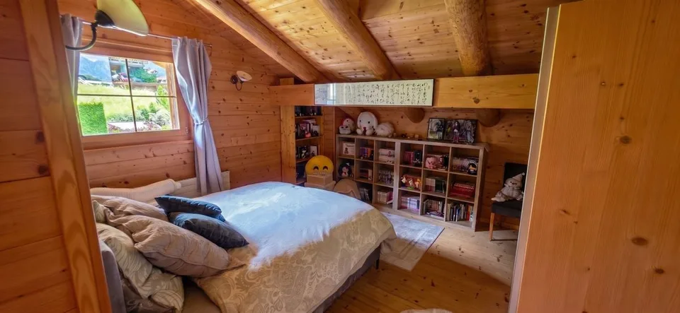 Authentic 1850 Chalet - Charm, Space and Tradition