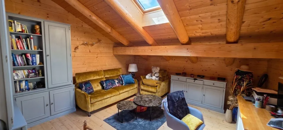 Authentic 1850 Chalet - Charm, Space and Tradition
