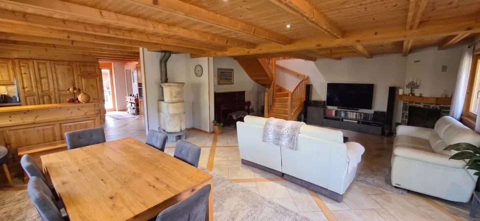 Authentic 1850 Chalet - Charm, Space and Tradition