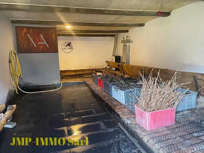 A house to be seized in the village to be renovated with a view and sun
