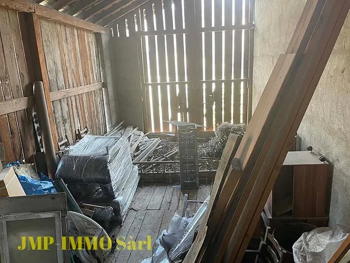 A house to be seized in the village to be renovated with a view and sun