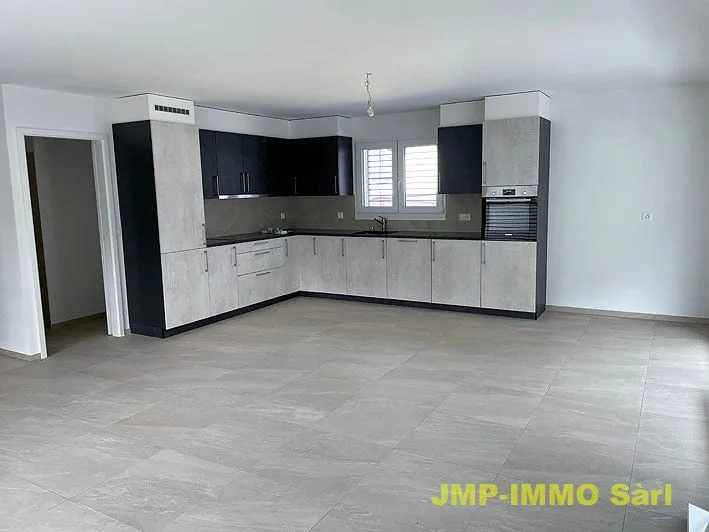 Sehr schönes Dachgeschoss-Apartment in kleiner PPE