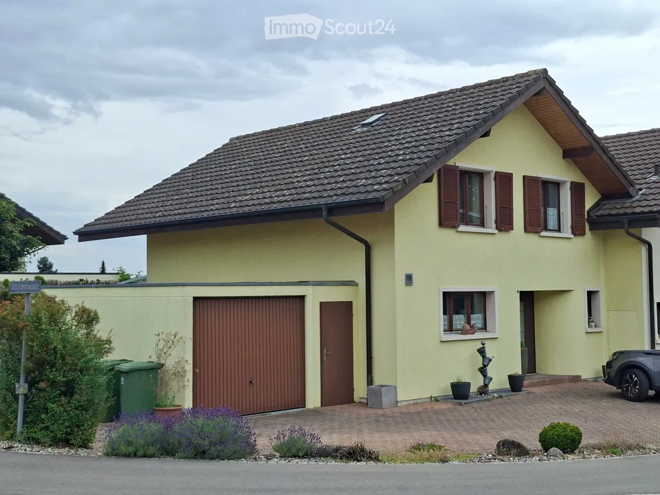 Doppeleinfamilienhaus in Orpund