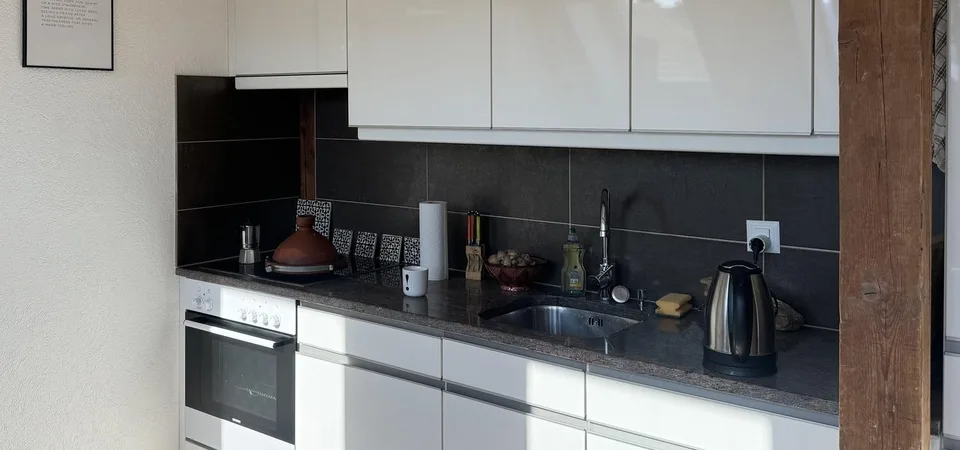 Moderne 2,5-Zimmer-Dachgeschosswohnung in Zürich-Wiedikon – Foto 6 von 16