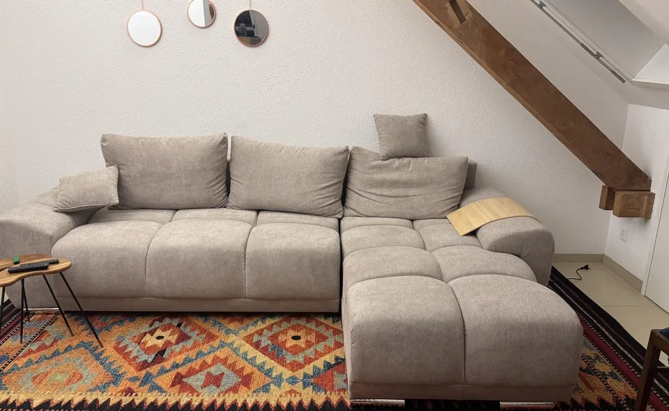 Moderne 2,5-Zimmer-Dachgeschosswohnung in Zürich-Wiedikon – Foto 10 von 16