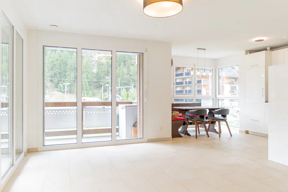 Lichtdurchflutete 4.5-Zimmerwohnung an begehrter Lage in Täsch Das T