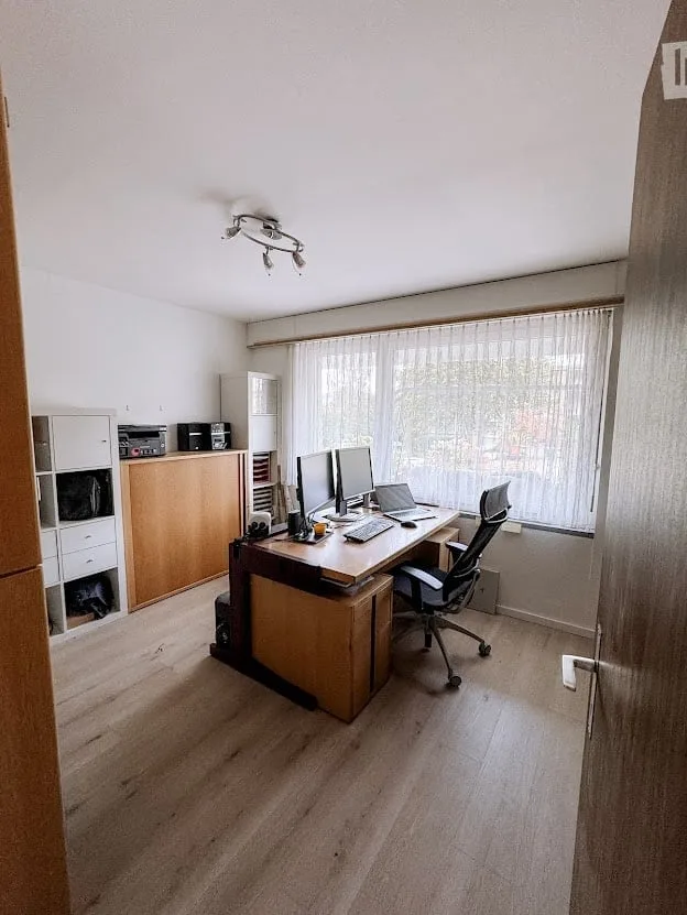 Bungalow di 5 locali a Oberhofen AG, con piscina, idromassaggio, hall mobile, sauna e molto altro