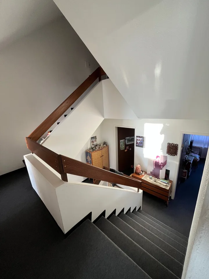 5.5-room maisonette apartment with garden seating area high above Lake Greifensee.