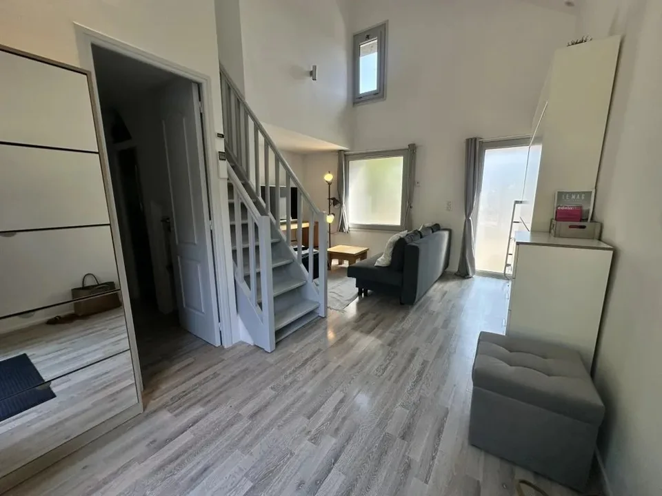 À louer - Appartement / Tiny House meublé à Feigères