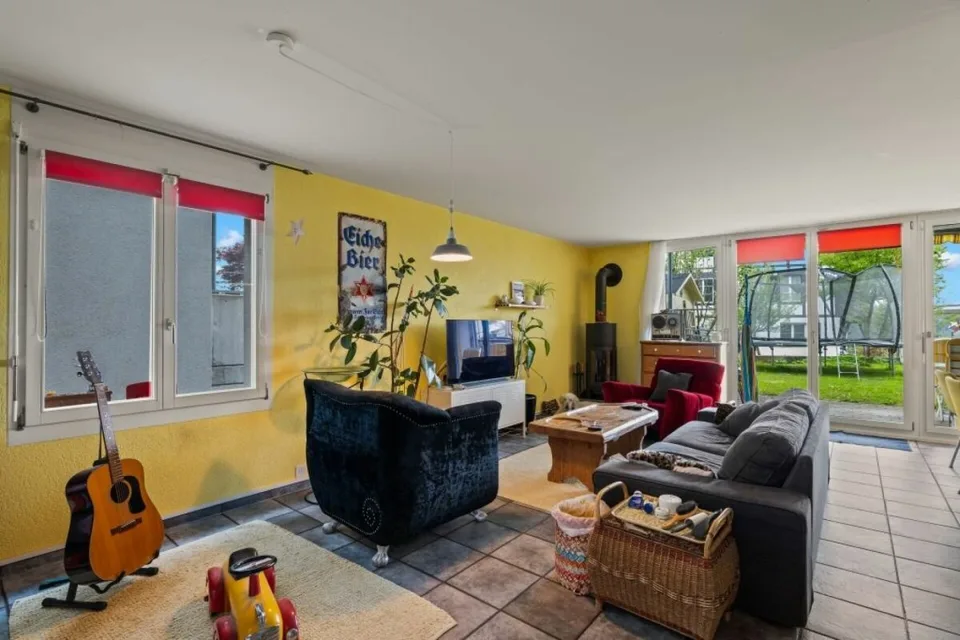 Traumhaftes Eck-Reiheneinfamilienhaus mit zwei Einstellhallenplätze
